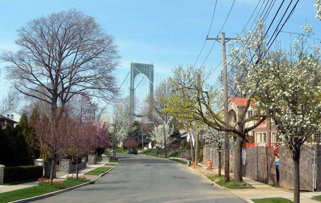 Picture of the main street in Malba, Queens.  Lillian Vucic also offers real estate services in Malba, Queens, NYC.