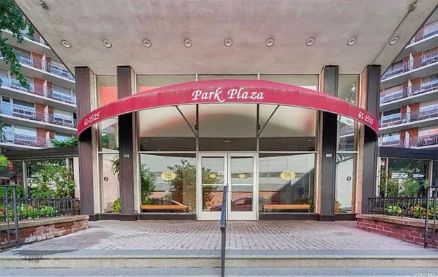 Apartment complex located in Rego Park, Queens, NYC, called Park Plaza. Lillian has sold mutliple properties in this complex. 6125 97 Street, Rego Park